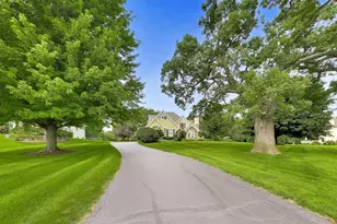 7306 Burning Tree Dr, McHenry, IL 60050 - Photo 2