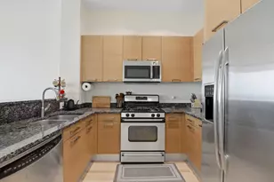 500 W Superior St, Chicago, IL 60654 - Photo 8