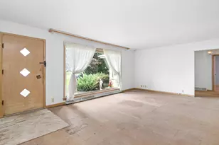 2098 W 2000S Rd, Kankakee, IL 60901 - Photo 4