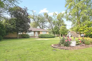 2098 W 2000S Rd, Kankakee, IL 60901 - Photo 2