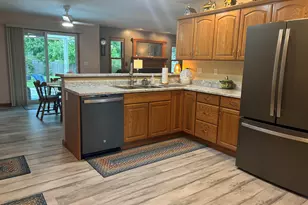 1109 Grove St, Chatham, IL 62629 - Photo 6