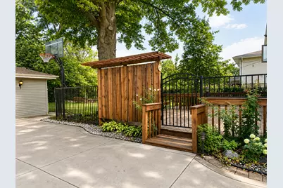 602 S Carol Lane, Mount Prospect, IL 60056 - Photo 4