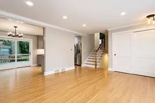 602 S Carol Ln, Mount Prospect, IL 60056 - Photo 8