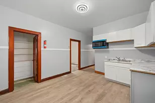 8748 S Marquette Ave, Chicago, IL 60617 - Photo 16