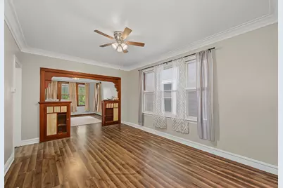 8748 S Marquette Avenue, Chicago, IL 60617 - Photo 6