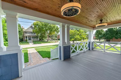 205 W Cook Avenue, Libertyville, IL 60048 - Photo 2