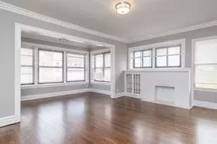 1057 W Foster Ave, Chicago, IL 60640 - Photo 2