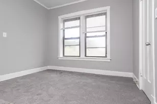 1057 W Foster Ave, Chicago, IL 60640 - Photo 8