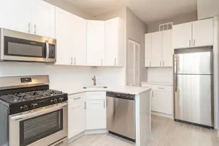 1057 W Foster Ave, Chicago, IL 60640 - Photo 6