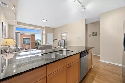 974 W 35th Place #407, Chicago, IL 60609 - Photo 12