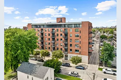 974 W 35th Place #407, Chicago, IL 60609 - Photo 2