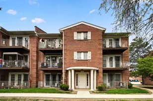 684 Quincy Bridge Ln, Glenview, IL 60025 - Photo 1