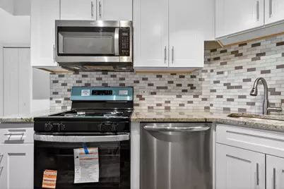 684 Quincy Bridge Lane #202, Glenview, IL 60025 - Photo 2