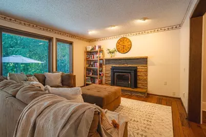 724 E Third Street, Dixon, IL 61021 - Photo 4