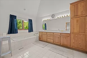 833 Pottawatomie Trail, Batavia, IL 60510 - Photo 16