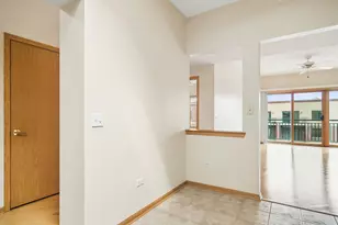 11 S Wille St, Mount Prospect, IL 60056 - Photo 4