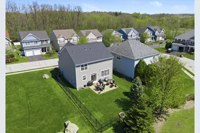 2699 Regency Court E, Saint Charles, IL 60175 - Photo 2