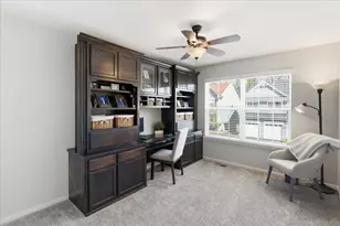 2699 Regency Ct E, Saint Charles, IL 60175 - Photo 18