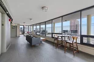 2930 N Sheridan Rd, Chicago, IL 60657 - Photo 14
