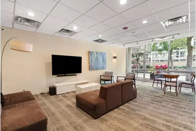 2930 N Sheridan Road #2108, Chicago, IL 60657 - Photo 12