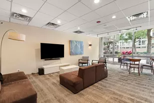 2930 N Sheridan Rd, Chicago, IL 60657 - Photo 12