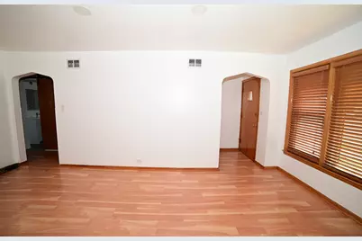 6211 N Nagle Avenue, Chicago, IL 60646 - Photo 2