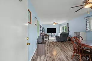 911 N Melvin St, Gibson City, IL 60936 - Photo 6