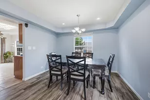 18 Truman Ln, Streamwood, IL 60107 - Photo 4