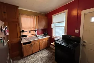561 N Church St, Decatur, IL 62522 - Photo 8
