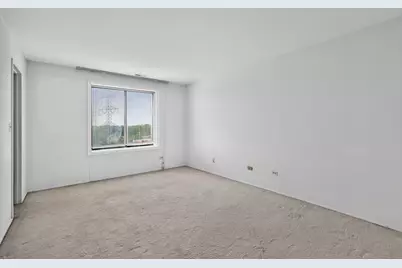 1727 W Crystal Lane #611, Mount Prospect, IL 60056 - Photo 14