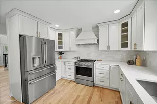 2726 Seiler Dr, Naperville, IL 60565 - Photo 14