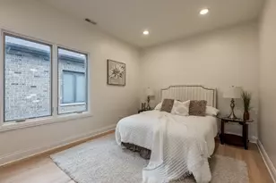 6723 N Harding Ave, Lincolnwood, IL 60712 - Photo 30