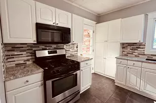 213 S Swift St, Winnebago, IL 61088 - Photo 16
