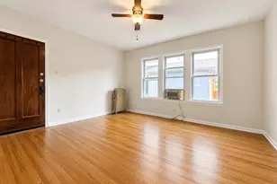 4752 N Lotus Ave, Chicago, IL 60630 - Photo 2