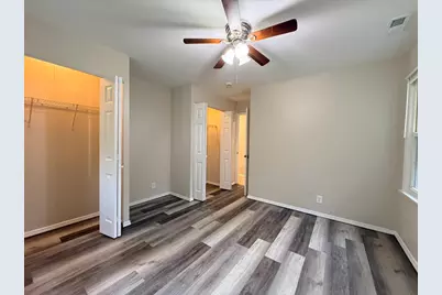 1004 Oakland Drive, Streamwood, IL 60107 - Photo 12