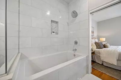 2215 W Roscoe Street, Chicago, IL 60618 - Photo 22