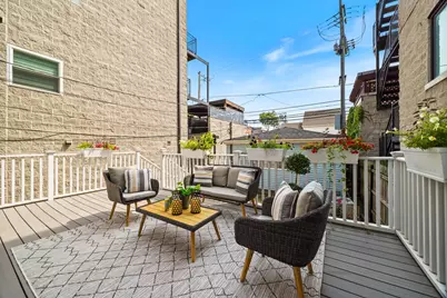 2215 W Roscoe Street, Chicago, IL 60618 - Photo 34