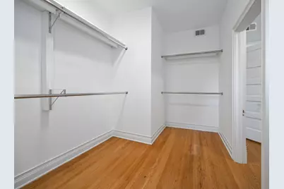 2215 W Roscoe Street, Chicago, IL 60618 - Photo 24