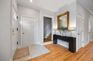 2215 W Roscoe St, Chicago, IL 60618 - Photo 4