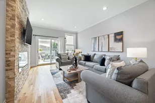 2215 W Roscoe St, Chicago, IL 60618 - Photo 14