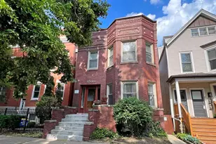 3709 N Bosworth Ave, Chicago, IL 60613 - Photo 1