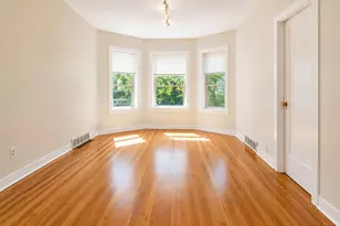 3709 N Bosworth Ave, Chicago, IL 60613 - Photo 2
