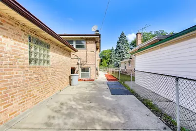 5545 Oakton Street, Morton Grove, IL 60053 - Photo 24