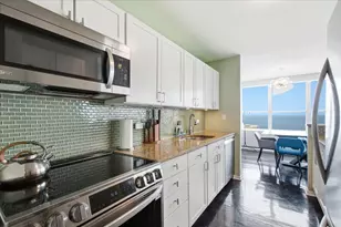 655 W Irving Park Rd, Chicago, IL 60613 - Photo 12