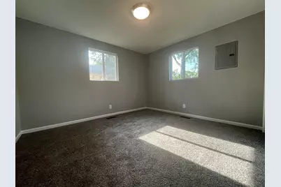 537 California Avenue, Aurora, IL 60506 - Photo 8