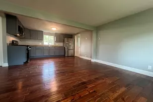 537 California Ave, Aurora, IL 60506 - Photo 4