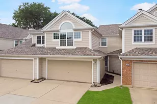 218 Woodstone Dr, Buffalo Grove, IL 60089 - Photo 1