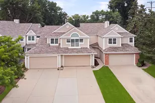 218 Woodstone Dr, Buffalo Grove, IL 60089 - Photo 22