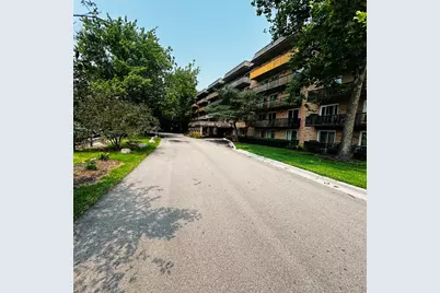 505 Redondo Drive #205, Downers Grove, IL 60516 - Photo 1