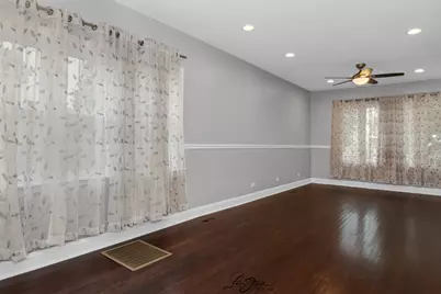 5441 S Hunt Avenue, Summit, IL 60501 - Photo 2